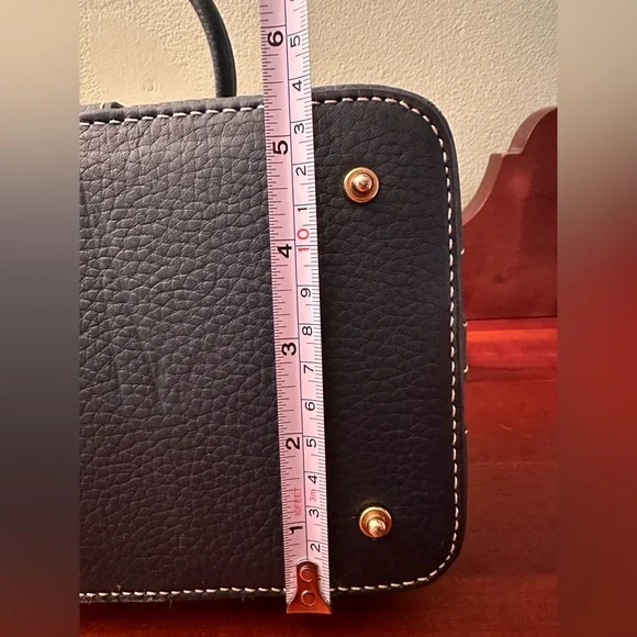 Dooney and Burke Navy Blue Satchel with detachable shoulder strap and wallet - Picture 6 of 15